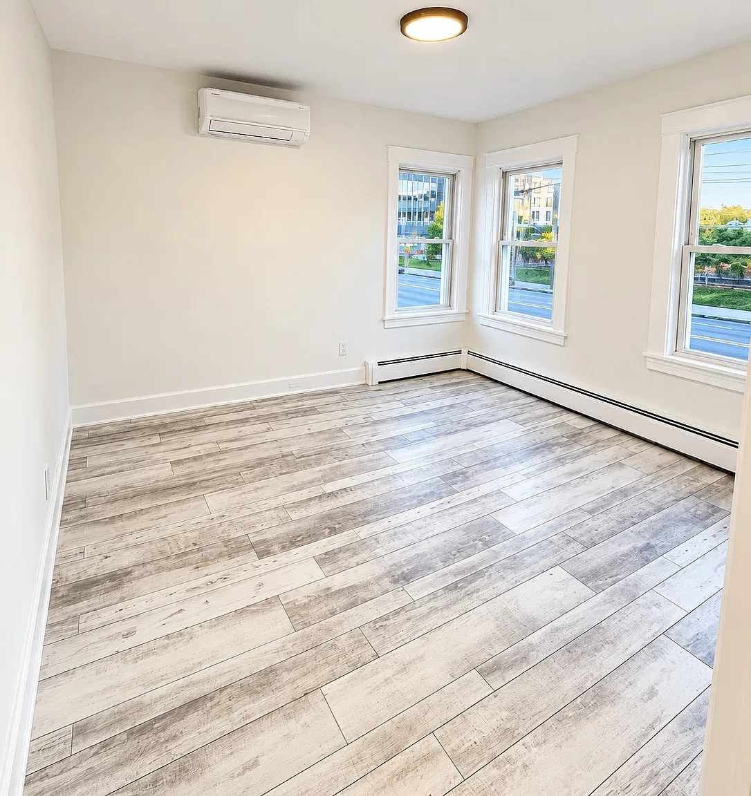 3 bed, 1.5 bath, $3,800 — Photo 3