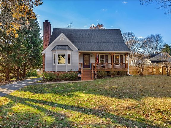 2nd image of 7104 Foxbernie Cir