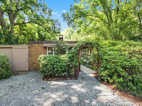 16 Davie Cir, Chapel Hill, NC 27514