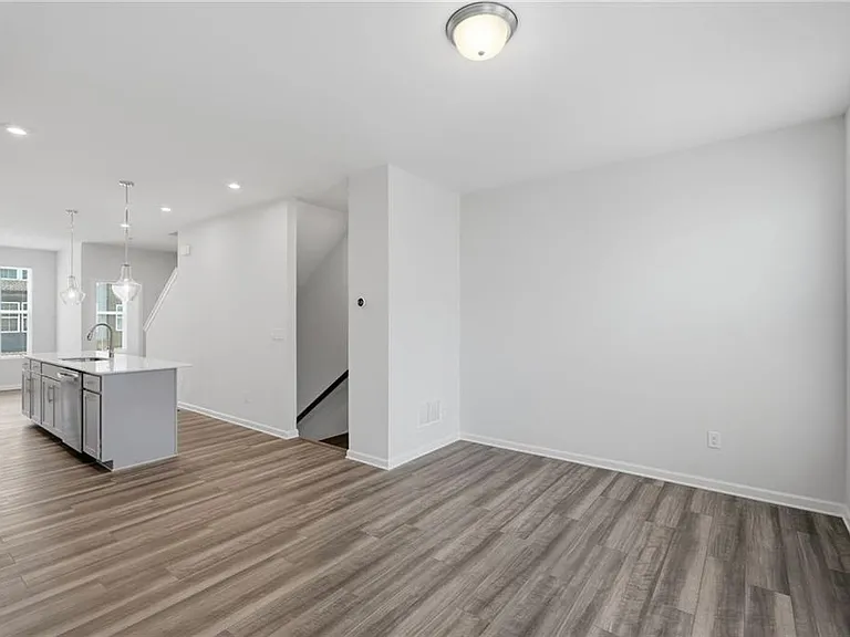 1422 Creekside Cir #211 — Photo 9