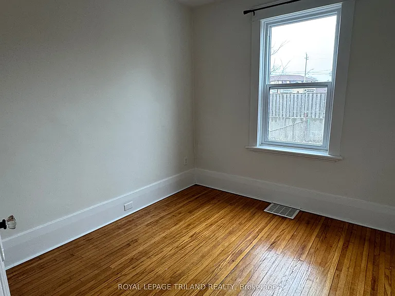 140 Arundell St #MAIN — Photo 7