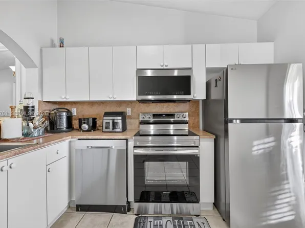 2600 SE 12th Pl Unit 203, Homestead, FL 33035