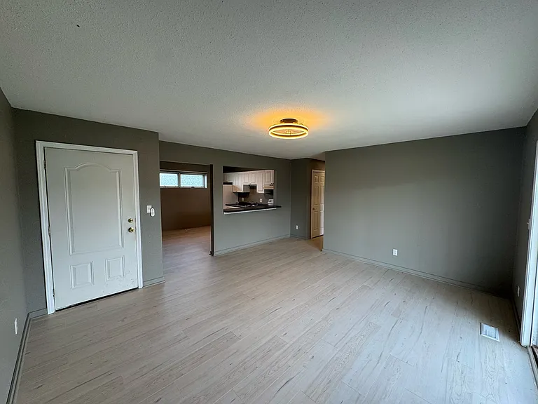 399 W Allen St — Photo 6