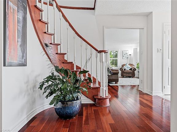 4th image of 1154 Windrush Dr