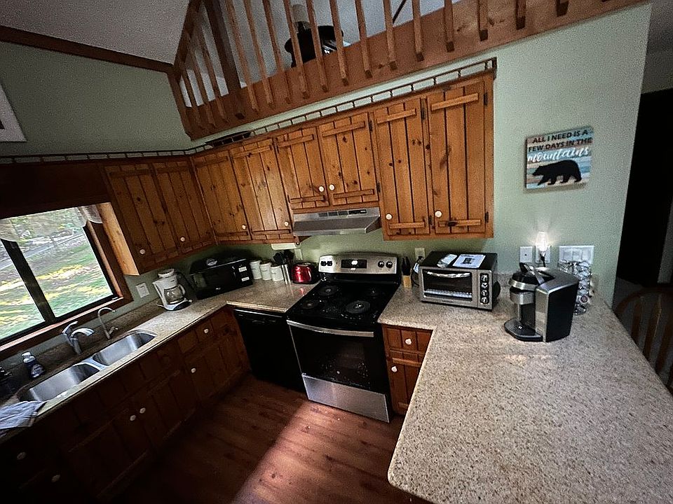 2nd image of 353 Tamarack Dr