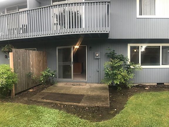 3rd image of 1606 SE 145th Ct