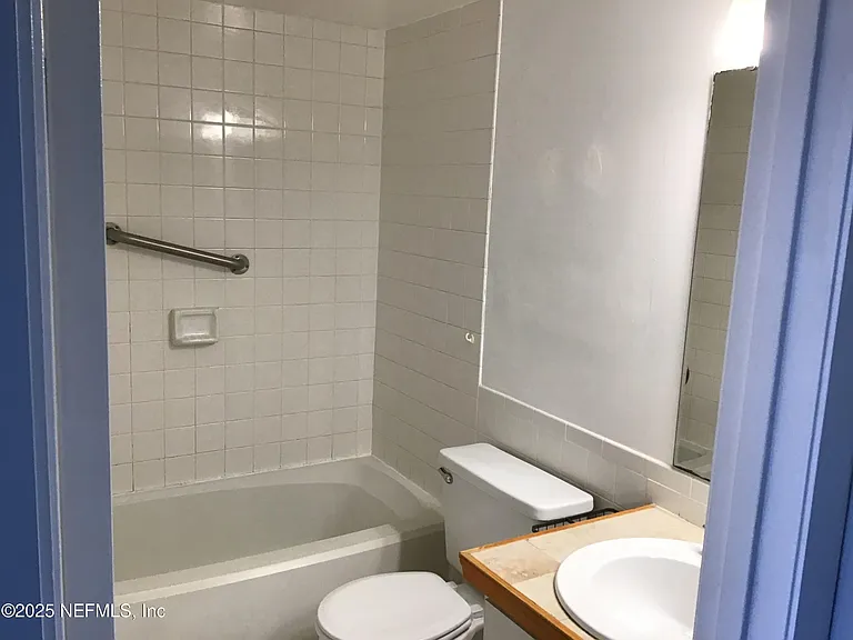 4 Tarragona Ct — Photo 3