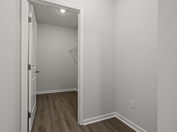 5th image of 240 Pretoria Dr Lot 96