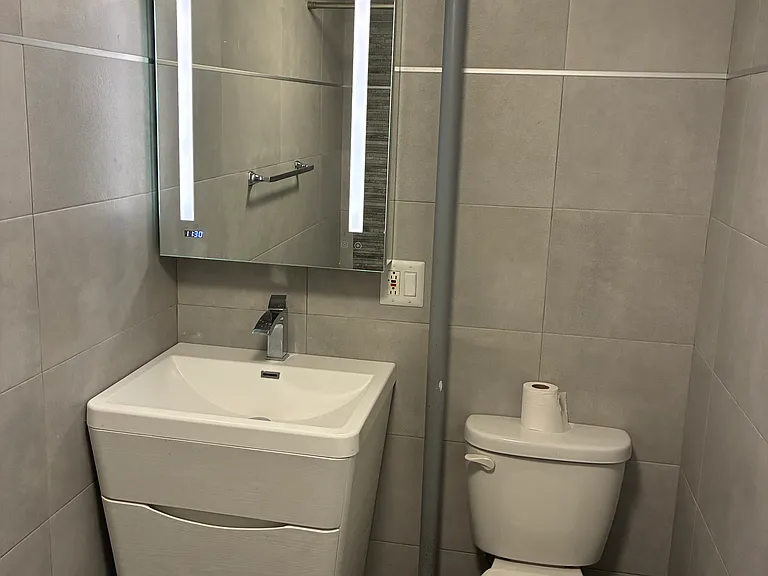 915 Greene Ave #1 — Photo 5