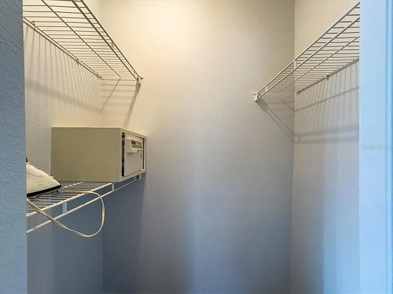 102 Mango Dr #FRONT — Photo 9