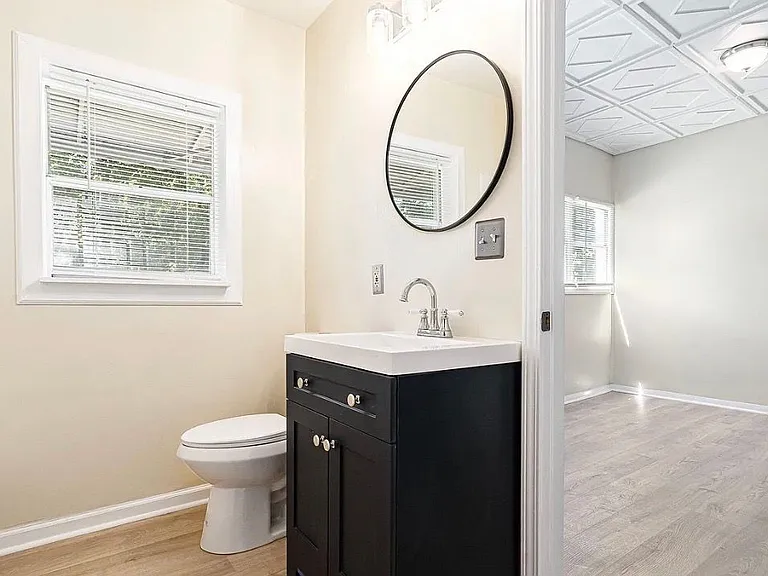 992 Goss Ave — Photo 13