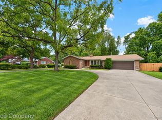 200 W Thirteen Mile Rd, Royal Oak, MI 48073