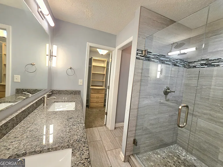 241 Hamilton Dr — Photo 10