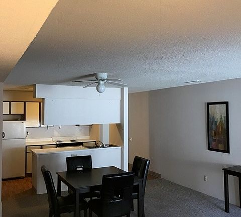 4th image of 713 S Randolph St #13