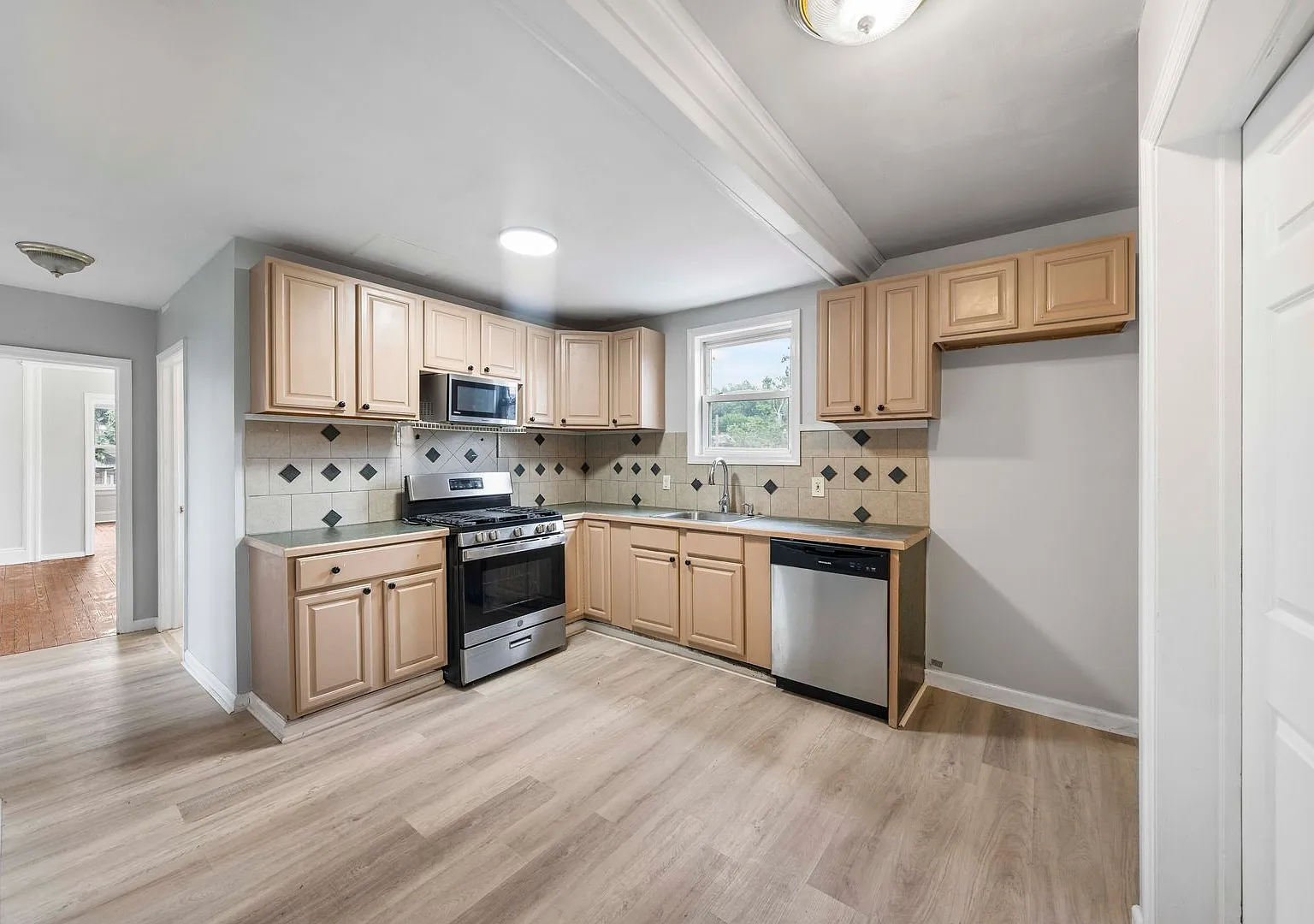 2 bed, 1.0 bath, $2,400 — Photo 1
