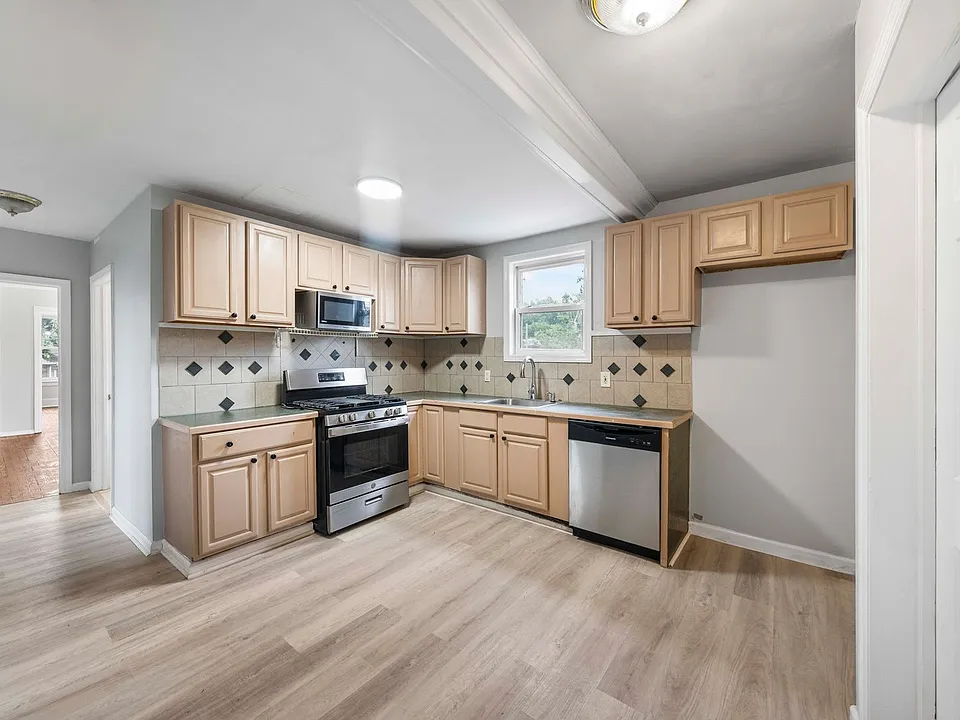 2768 Vauxhall Rd #2