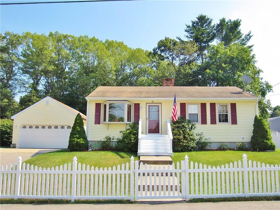 Beautiful Ranch with Huge 2 Car Garage!