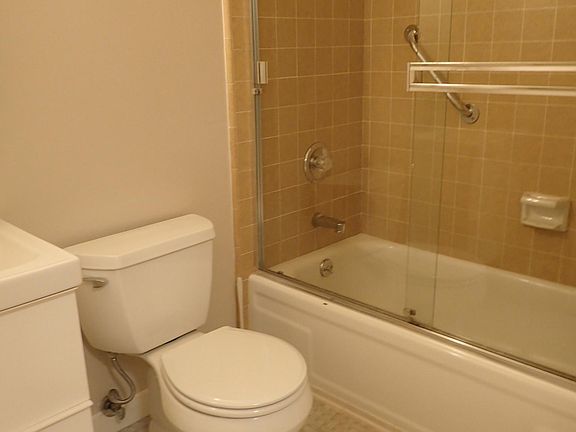 3rd image of 1142 Rhode Island St