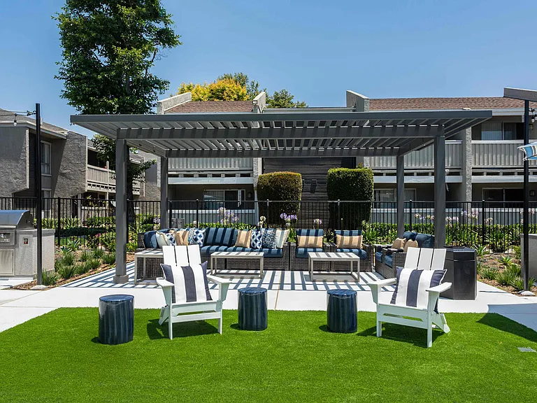 Axiom Tustin — Photo 5