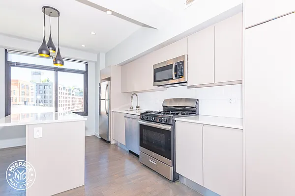 Rented by MySpaceNYC | media 4