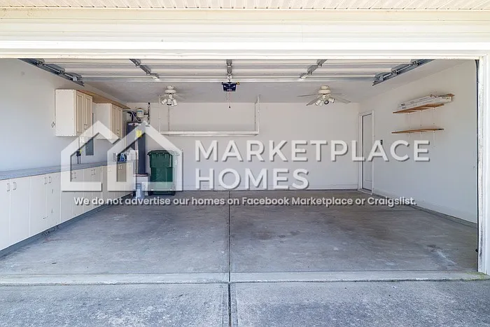 2467 Newbury Ave — Photo 35