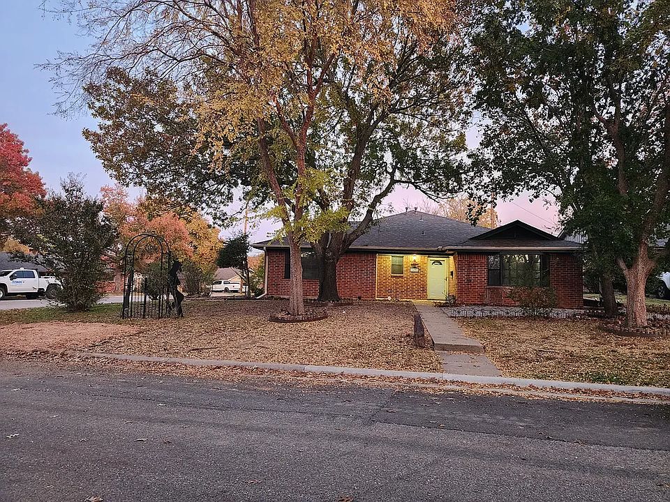 1st image of 1421 Blanton Pl