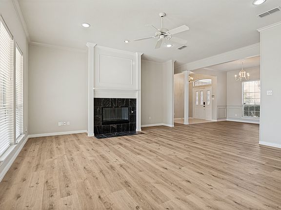 2nd image of 1708 Meadow Crest Ln