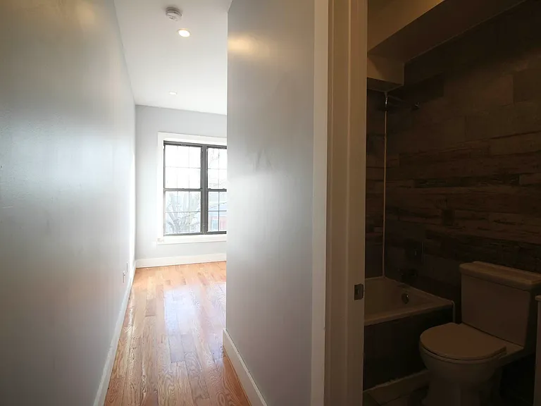 934 Lafayette Ave #1 — Photo 2