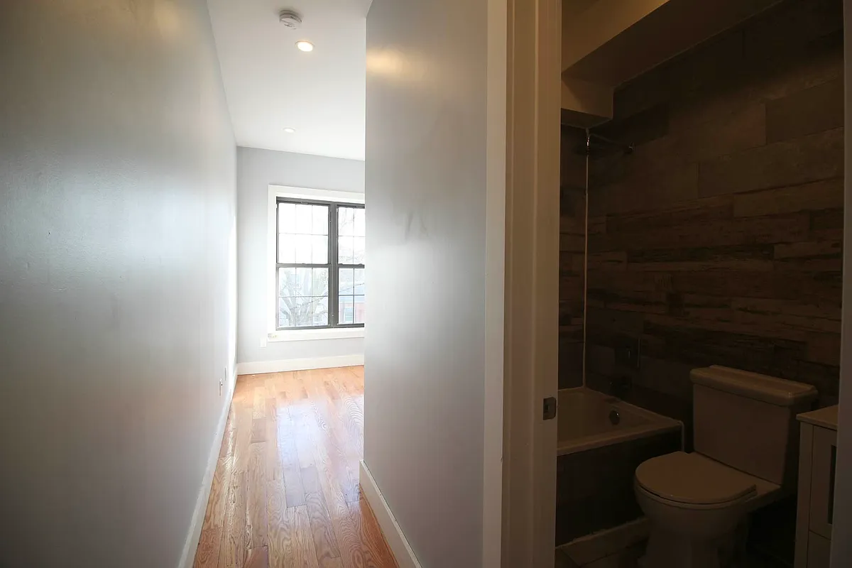 Building Photo - 934 Lafayette Ave #1
