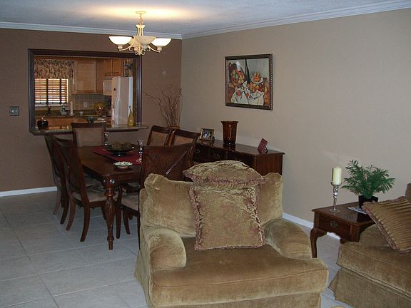 5th image of 3223 NE 36th St APT 7