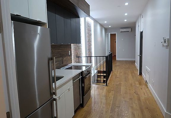 2nd image of 246 Stanhope St #1C
