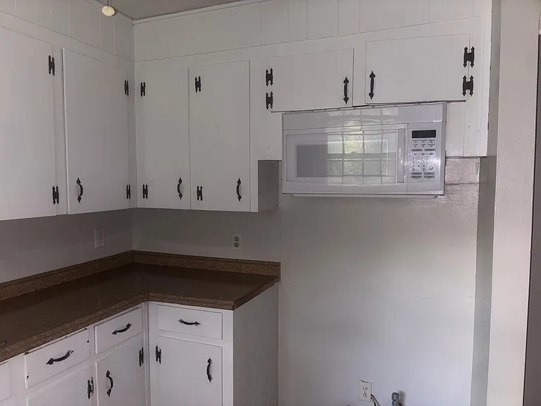 4702 Elkan Ave — Photo 5