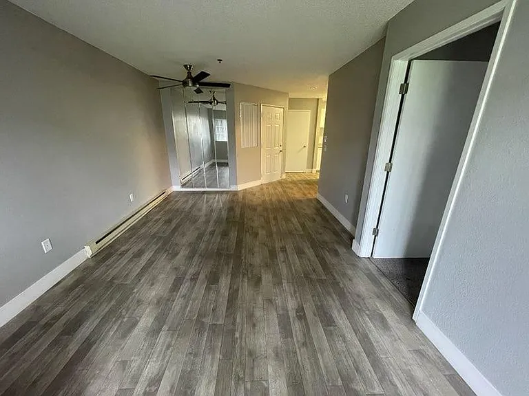 One-Bedroom 650 square feet 
*Mirror in select units