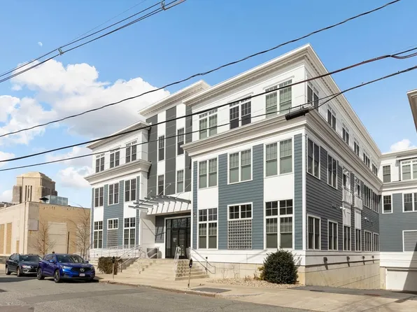 353 Summer St Unit 305, Somerville, MA 02144