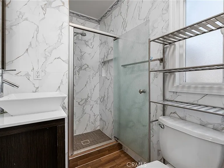 766 N Alexandria Ave — Photo 27
