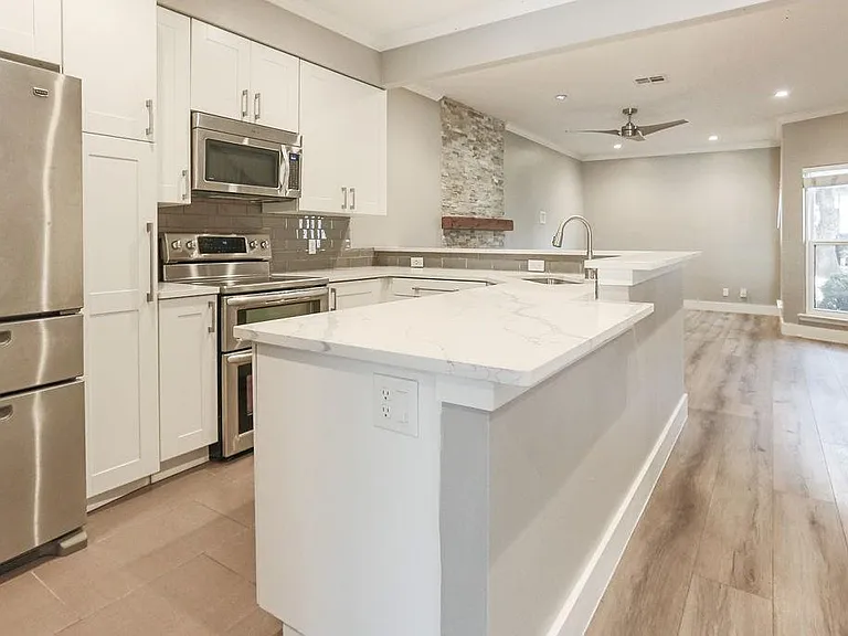 1307 Kinney Ave #122 — Photo 3