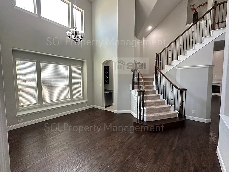 1704 Monahan Dr — Photo 5