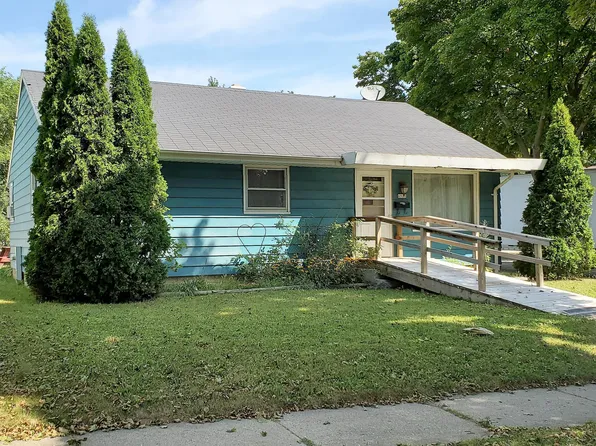 6900 W Tallmadge Pl, Milwaukee, WI 53218
