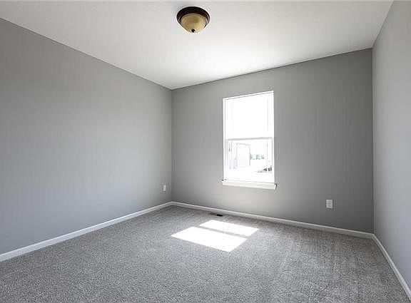 3rd image of 432 Lilly Ln