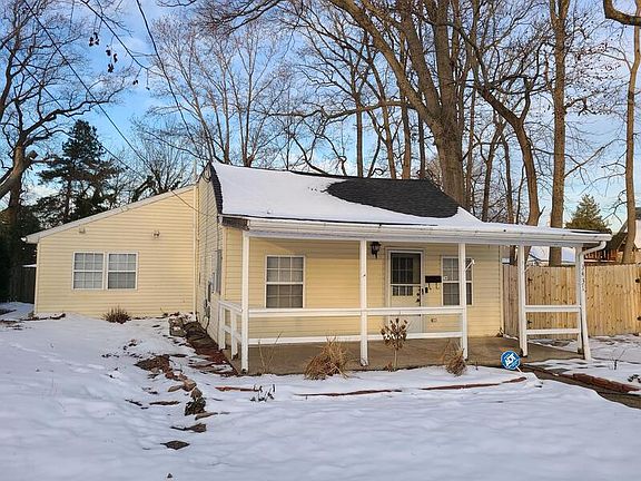 2nd image of 3431 Hyde Cir