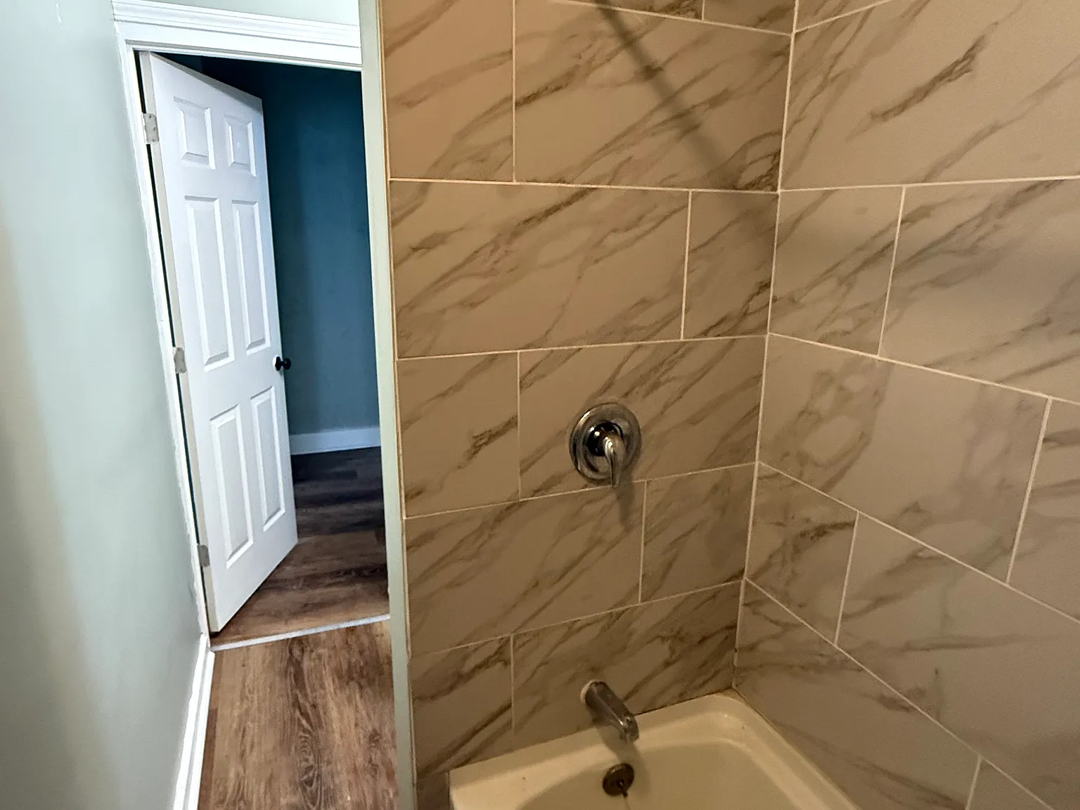 2 bed, $1,000 — Photo 4