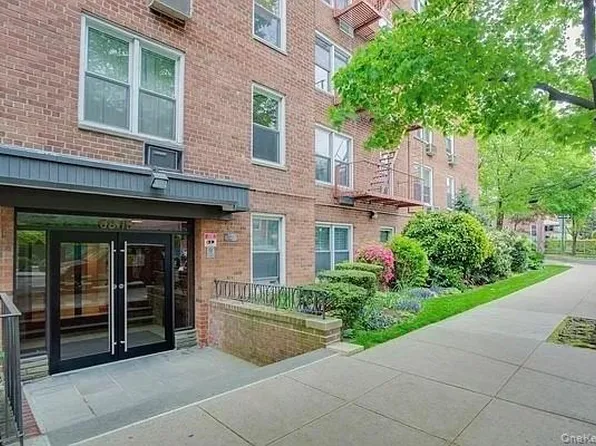 68-15 Selfridge Street #4F, Forest Hills, NY 11375