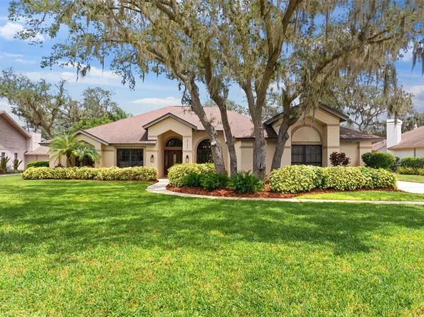 2702 Pine Club Dr, Plant City, FL 33566