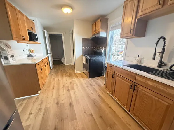 57 Forest St, Rutland, VT 05701