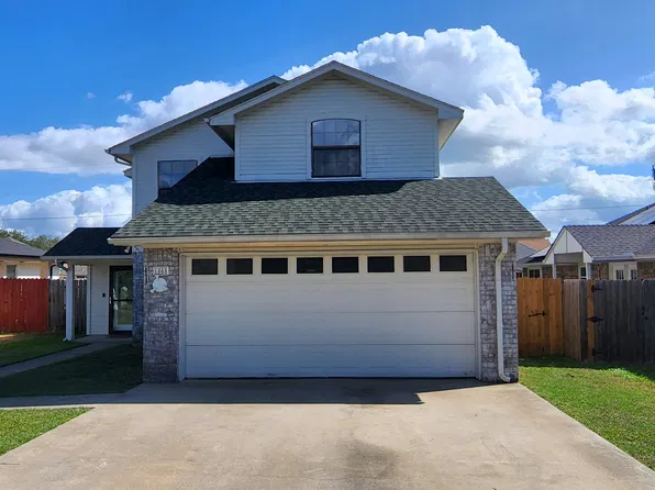 1805 Sharon Dr, Corinth, TX 76210