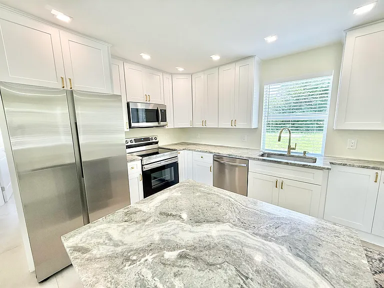 8658 SE Anthion Way — Photo 11