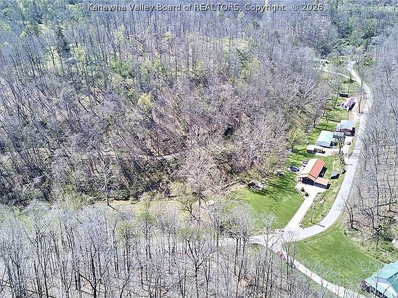3rd image of 965 McComas Branch Rd