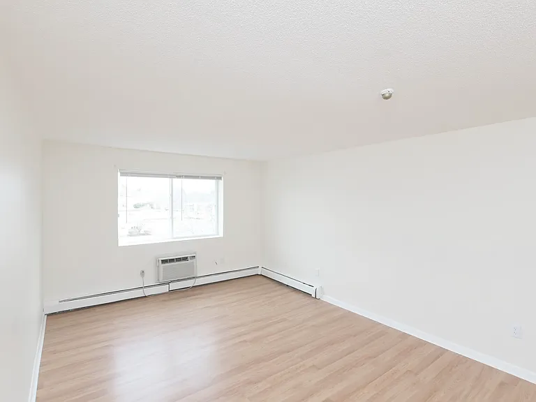 Legacy Apartments Rockland — Photo 9
