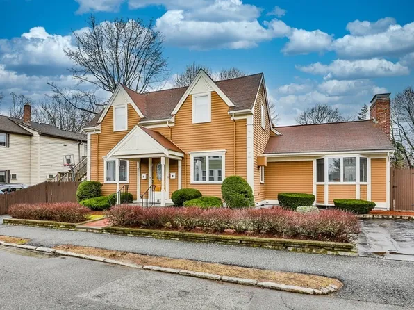 10 Brook Ave, Wakefield, MA 01880