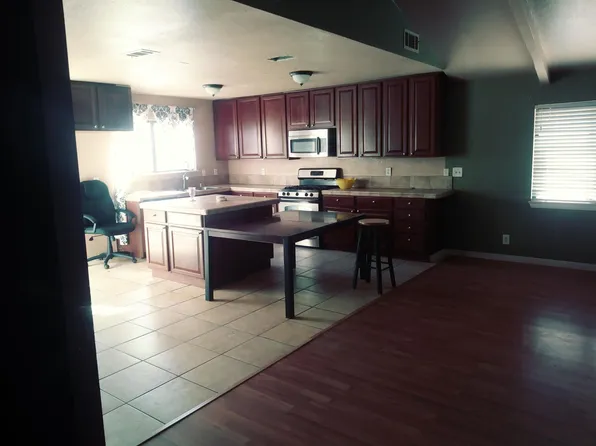 13410 Chinquapin Dr, Victorville, CA 92395